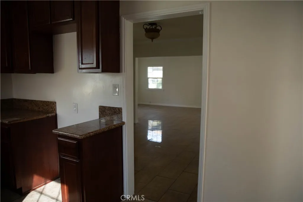 9726 Kauffman Avenue, South Gate, California 91355 home-pic-9